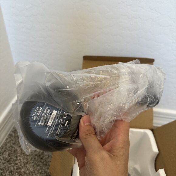 Sonic Alert Sonic Bomb SBB500ss Vibrating Alarm Clock | Black Brand New - Picture 3 of 5